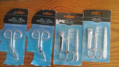 2 FANTASTIC HEALTH GLOW MANICURE SETS & 2 HEALTH GLOW TWEEZERS.TERRIFIC & USEFUL!