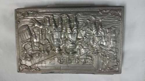 A beautiful vintage preposse pewter trinket box