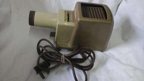 VINTAGE KODAKSLIDE  SLIDE PROJECTOR. WORKING PIECE OF HISTORY.