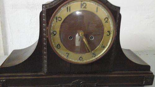 MAJESTIC VINTAGE MANTLE CLOCK.WITH KEY  AND PENDULUM.  FULLY SERVICED FULL WORKING ORDER