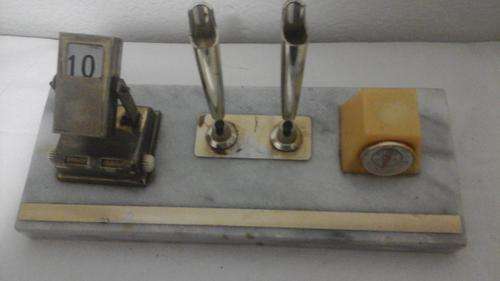 AWESOME VINTAGE MARBLE DESK ORGANISER.  PLACE FOR TWO PENS,CHANGEABLE CALENDER & THERMOMETER