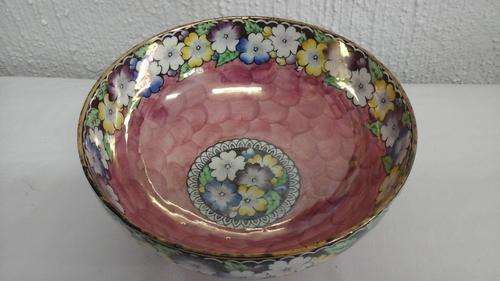 MAGNIFICENT VINTAGE MALINGWARE HAND PAINTED BOWL.GARLAND BLACK PRINT ROSE PATTERN. PERFECT CONDITION