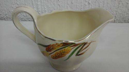 AMAZINGLY BEAUTIFUL GRINDLEY OF ENGLAND CREAM PETAL VINTAGE MILK JUG