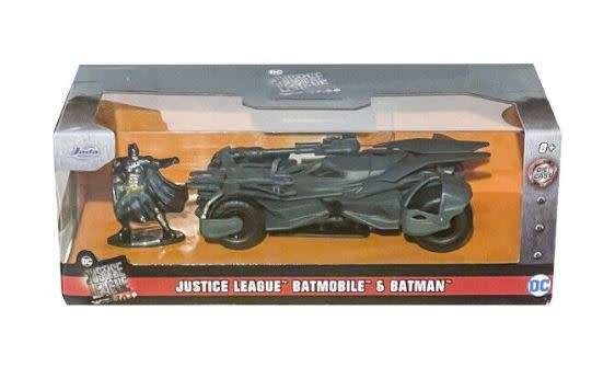 AUTHENTIC DC COMICS Justice League Batmobile Die-cast Vehicle and Metal Batman Mini Figure SCALE1:32