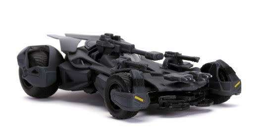 AUTHENTIC DC COMICS Justice League Batmobile Die-cast Vehicle and Metal Batman Mini Figure SCALE1:32