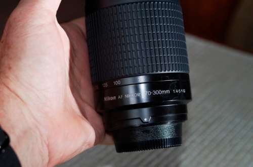 Nikon 70-300 G lens, photos show exact item on auction.