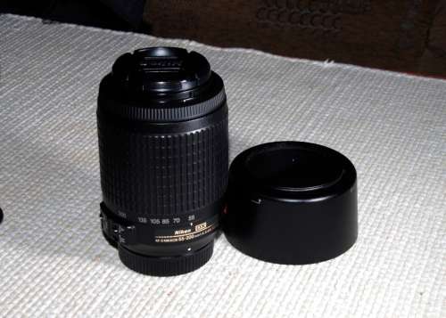 Nikon 55-200 VR lens with hood and caps, photos show exact item, in excellent condition