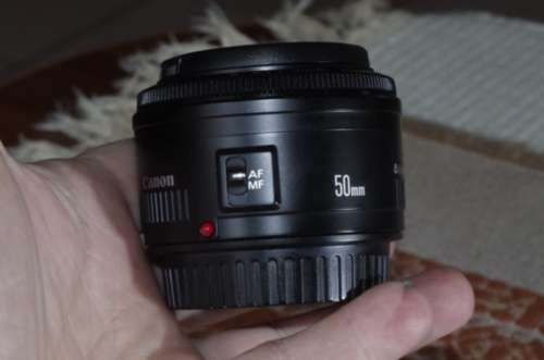 Canon 50mm 1.8 ii, photos show exact item on sale, excellent condition, front and rear caps included