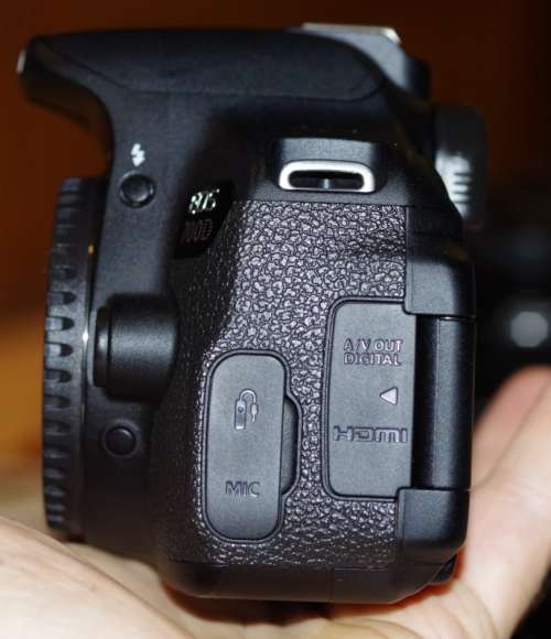Canon 700D in top condition, low shutter count, photos are of actual kit on sale.