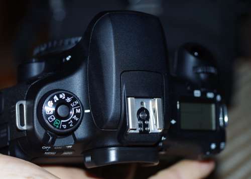 Canon 760D, like new condition, photos show exact item on sale, body only.