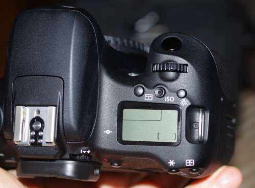 Canon 760D, like new condition, photos show exact item on sale, body only.