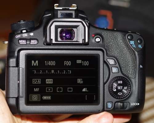 Canon 760D, like new condition, photos show exact item on sale, body only.