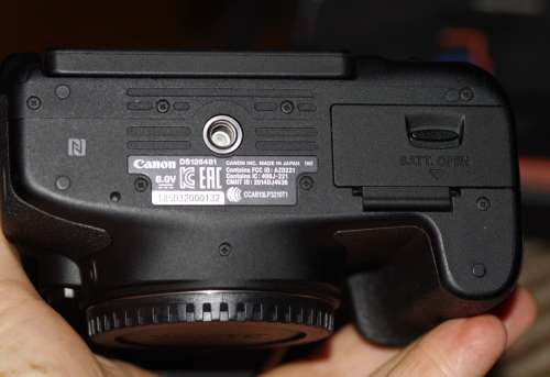 Canon 760D, like new condition, photos show exact item on sale, body only.