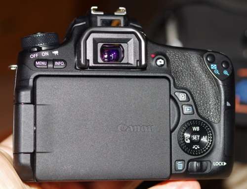 Canon 760D, like new condition, photos show exact item on sale, body only.