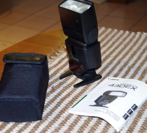 Canon 430ex speedlite, top condition, photos show exact item on sale