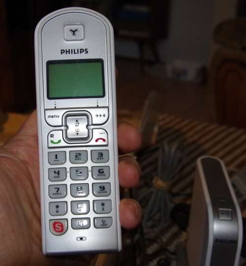 Phillips cordless phone, photos show exact item on sale, in excellent condition.
