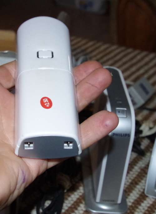 Phillips cordless phone, photos show exact item on sale, in excellent condition.