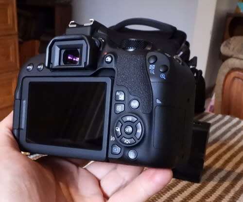 Canon 800D with 18-55 STM lens and bag etc, photos show exact item on sale.