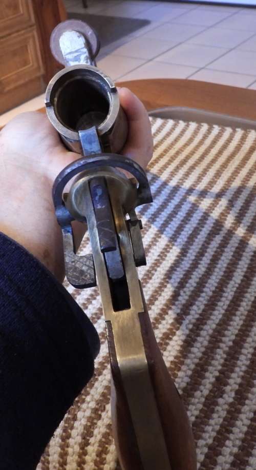 Old line throwing/flair gun, still seems to opperated, untested have no cartridges, has markings,