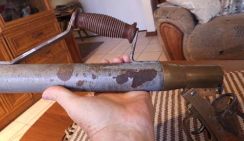 Old line throwing/flair gun, still seems to opperated, untested have no cartridges, has markings,