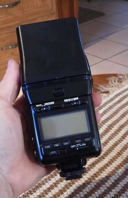 Nikon SB24 speedlite, good working order, has some minor signs of use, photos show exact item