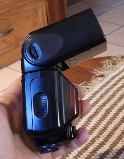 Nikon SB24 speedlite, good working order, has some minor signs of use, photos show exact item