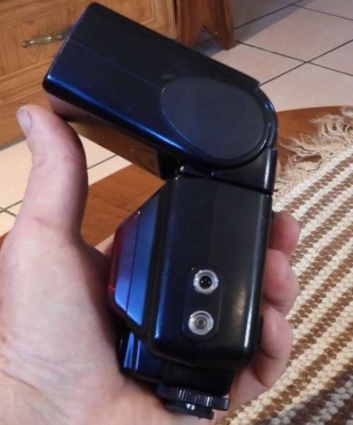 Nikon SB24 speedlite, good working order, has some minor signs of use, photos show exact item