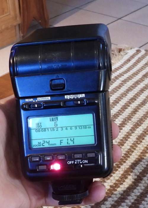 Nikon SB24 speedlite, good working order, has some minor signs of use, photos show exact item