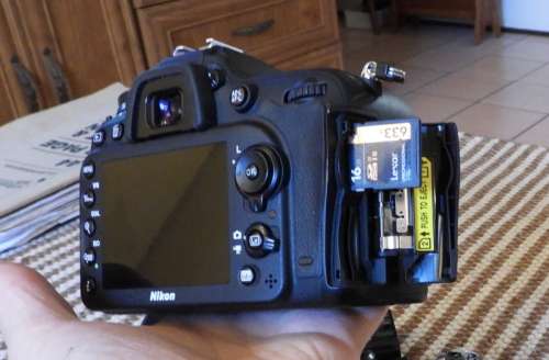 Nikon D7100 Body , photos show exact item on sale, please read description.. Sd card included.