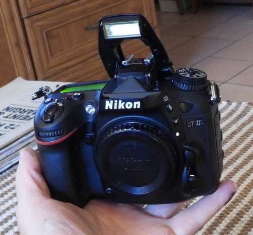 Nikon D7100 Body , photos show exact item on sale, please read description.. Sd card included.