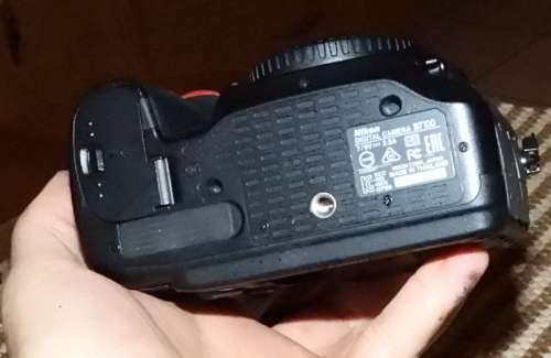 Nikon D7100 Body , photos show exact item on sale, please read description.. Sd card included.