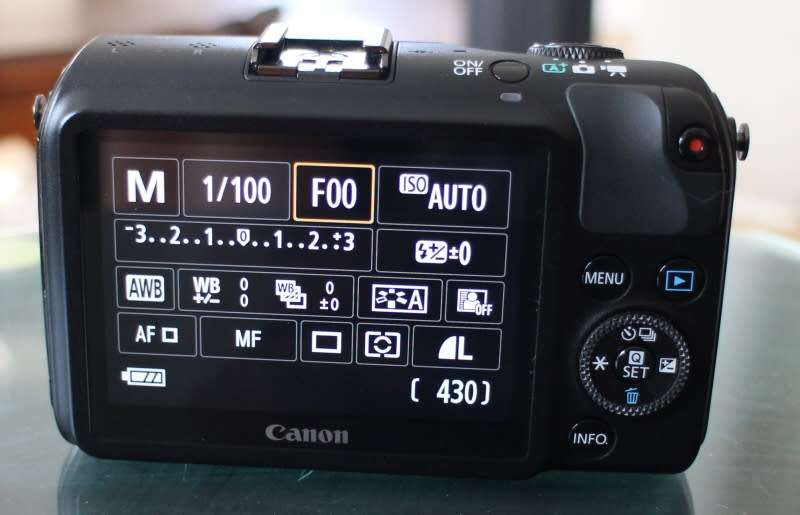 Canon EOS M with 22mm stm lens, Mint condition, photos show exact item on sale