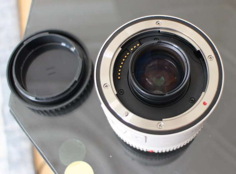 Canon 2X extender mark ii photos show exact item on sale, top condition