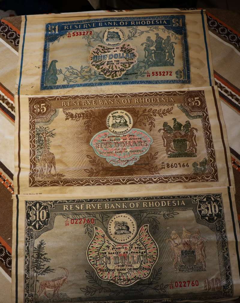 Rhodesian printed money banners, please read description.
