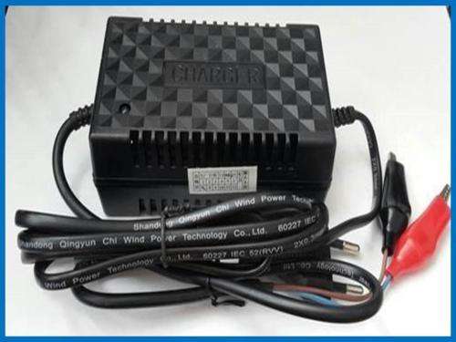 12 VOLT BATTERY CHARGER / 2 A INTELLIGENT PULSE CHARGER
