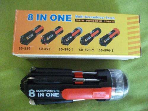 MULTI - SCREWDRIVER TORCH 8 IN ONE