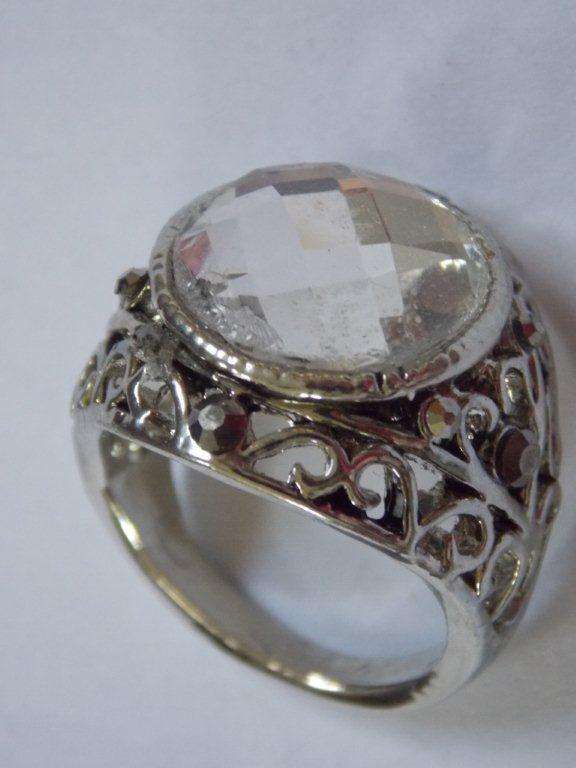 STUNNING SILVER INTERNATIONAL IMPORTED RING