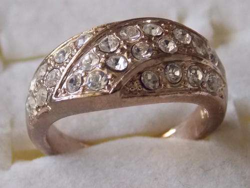 STUNNING GOLD FILLED DESIGNERS RING WHITH BEAUTIFUL SIM DIAMONDS ADDED SIZE 16,17,18,19