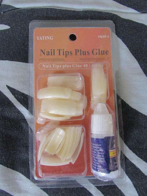 NAILS TIPS PLUS GLUE