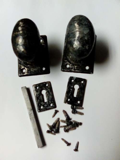 VINTAGE SOLID METAL DOOR HANDLES AND ACCESSORIES