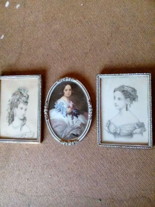 THREE VINTAGE FRAME (SHEVELLED GLASS)