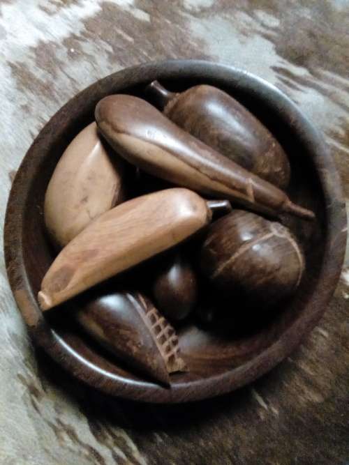 SOLID WOODEN FRUIT BOWL WITH SOLID WOODEN FRUITS