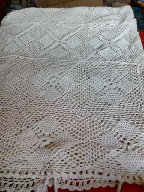 VINTAGE RECTANGLE CROCHET TABLECLOTH