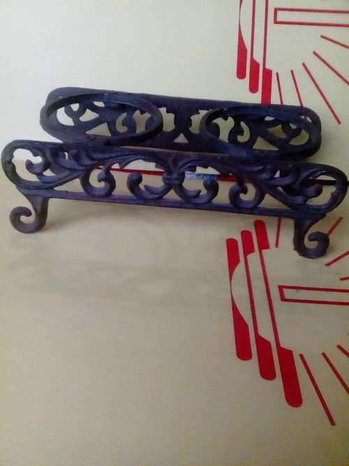 VINTAGE SOLID CAST IRON HIGHLY DETAILED DOUBLE FLOWER POT STAND