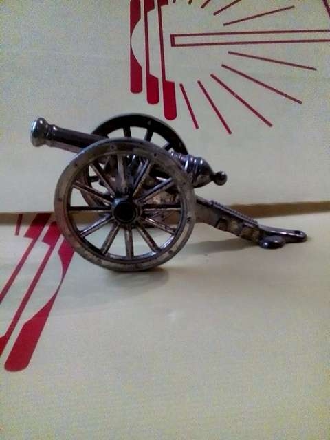 VINTAGE BRASS CANON (MADE IN ENGLAND