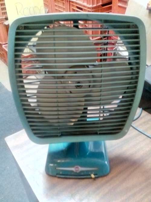 VINTAGE ITALIAN FAN IN GOOD WORKING ORDER