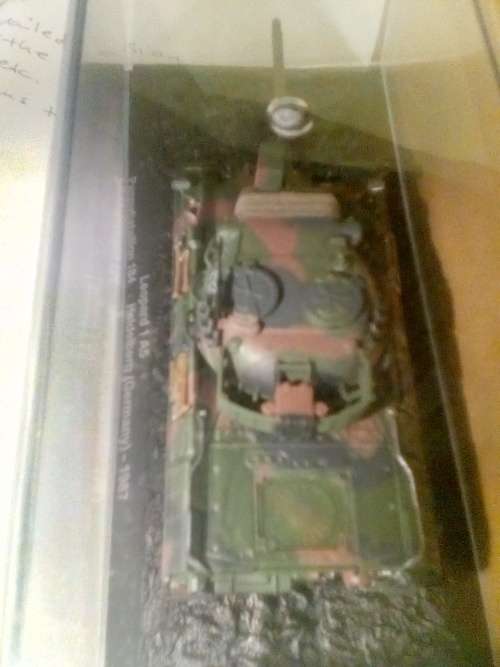 HIGHLY DETAILED 1987 GERMAN LEOPARD 1 A5 PANZERBATALLION 184 HEIDELBERG ( Boxed)