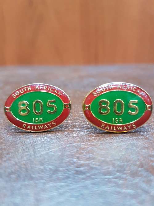 PAIR OF SOUTH AFRICAN RAILWAYS CUFFLINKS IN GREAT CONDITION