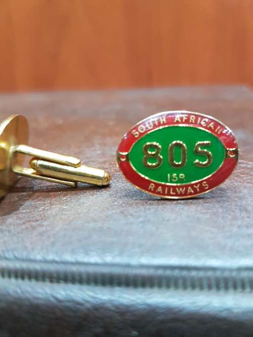 PAIR OF SOUTH AFRICAN RAILWAYS CUFFLINKS IN GREAT CONDITION