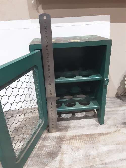 VINTAGE WOODEN 12 EGG HOLDER ....HAND PAINTED